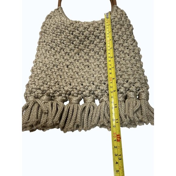 VTG‎ Macrame Tassel Tote Bag Wooden Look Handles BOHO 60'-70's READ - Picture 7 of 7